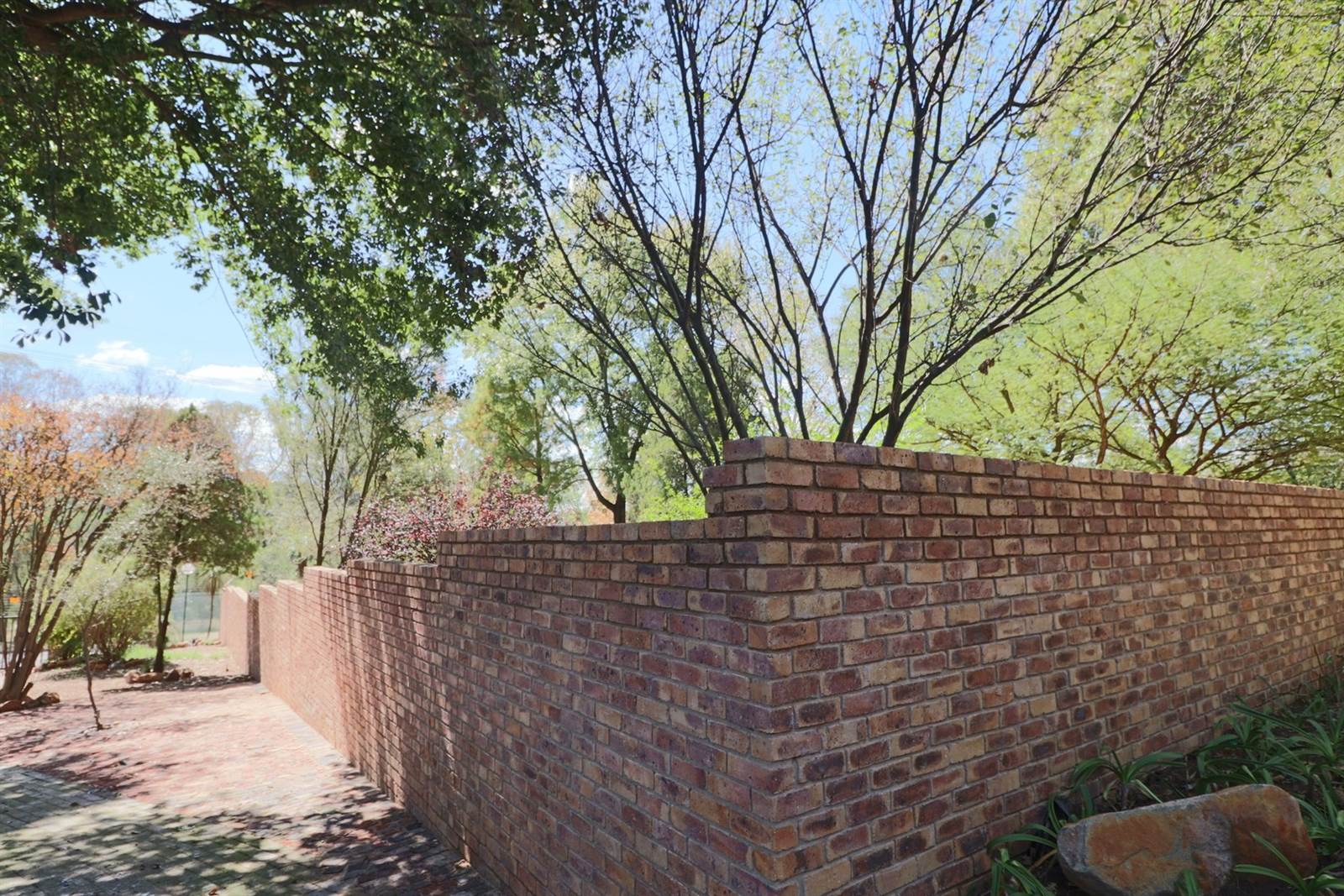 1000 m² Land available in Bryanston photo number 12