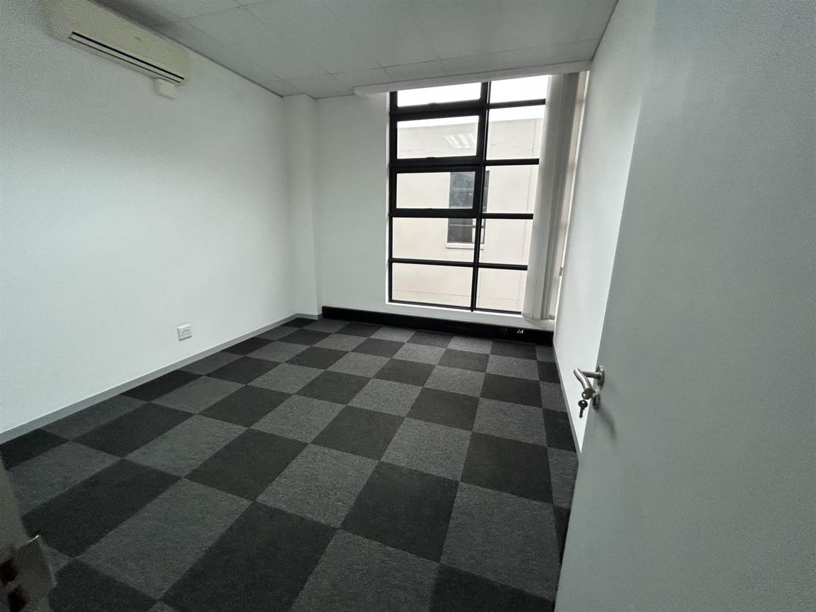 481  m² Commercial space in Halfway House photo number 9