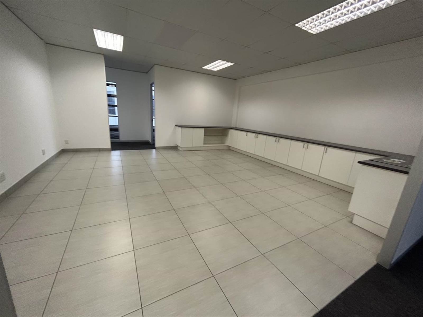 481  m² Commercial space in Halfway House photo number 3