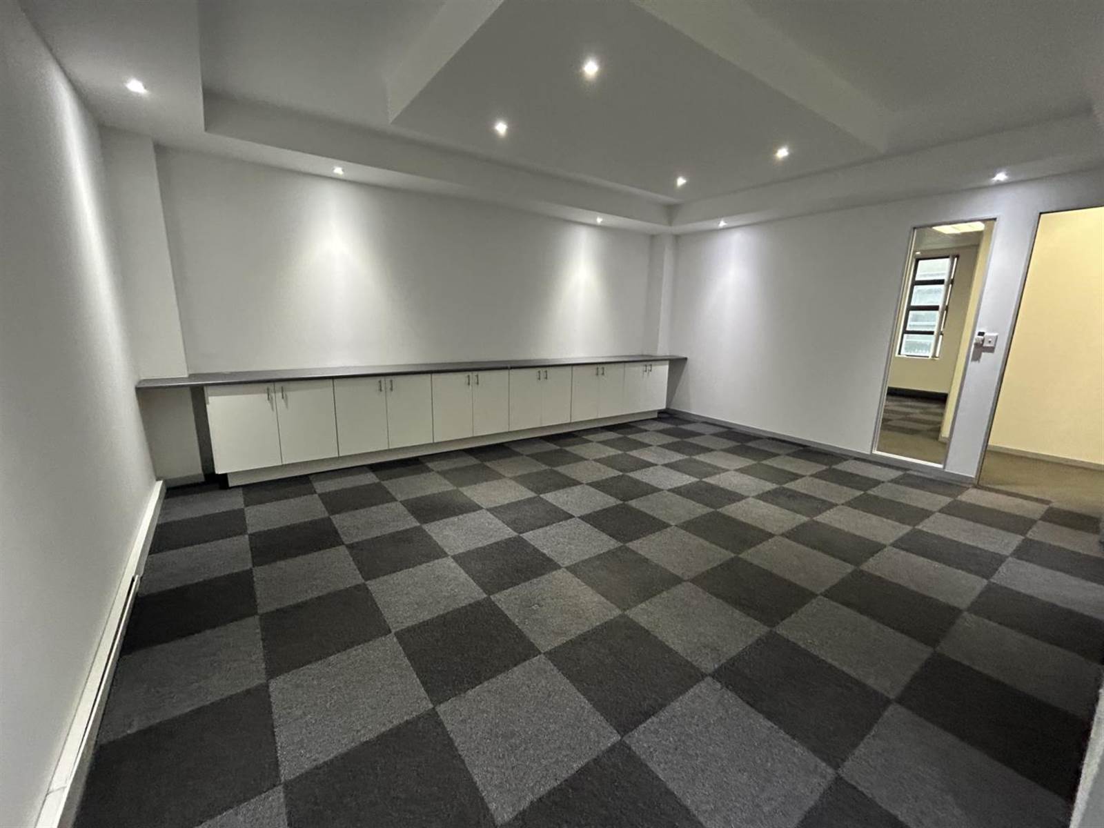 481  m² Commercial space in Halfway House photo number 2
