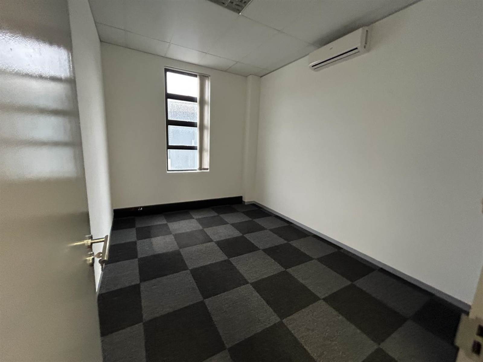 481  m² Commercial space in Halfway House photo number 5