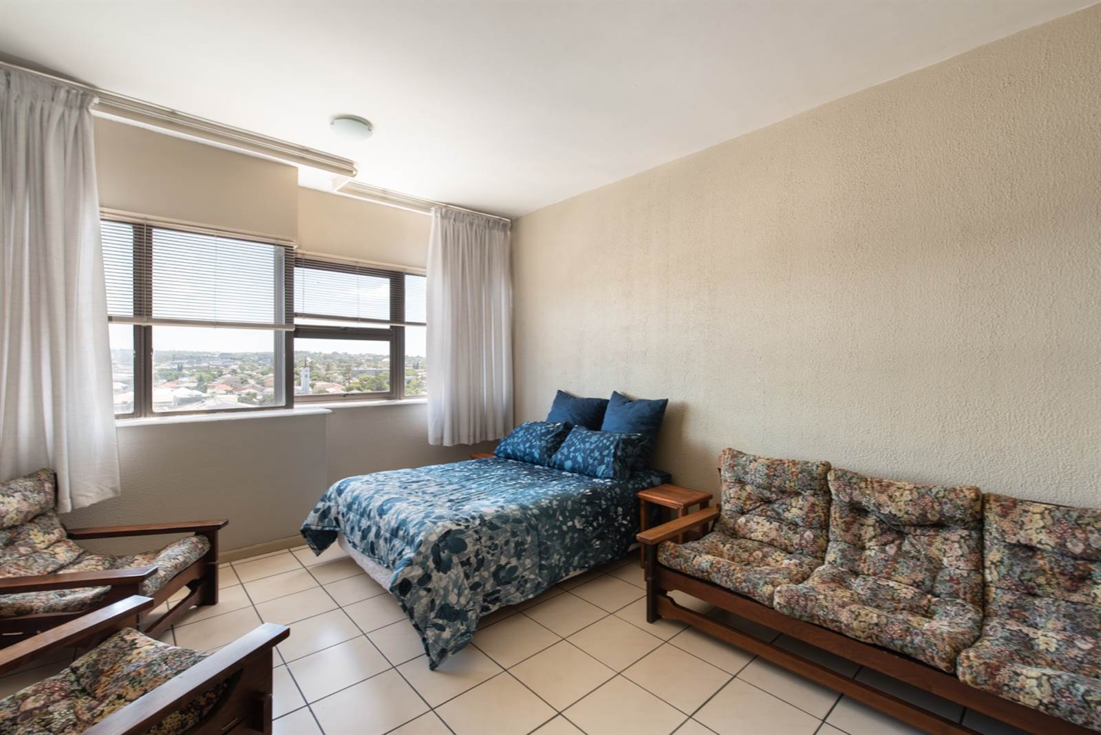 1 Bed Apartment in Bellville Central photo number 5