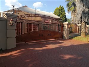 3 Bed House in Flora Gardens