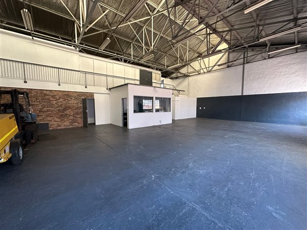 543  m² Industrial space