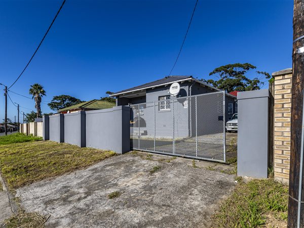 3 Bedroom House 3 Bedroom House