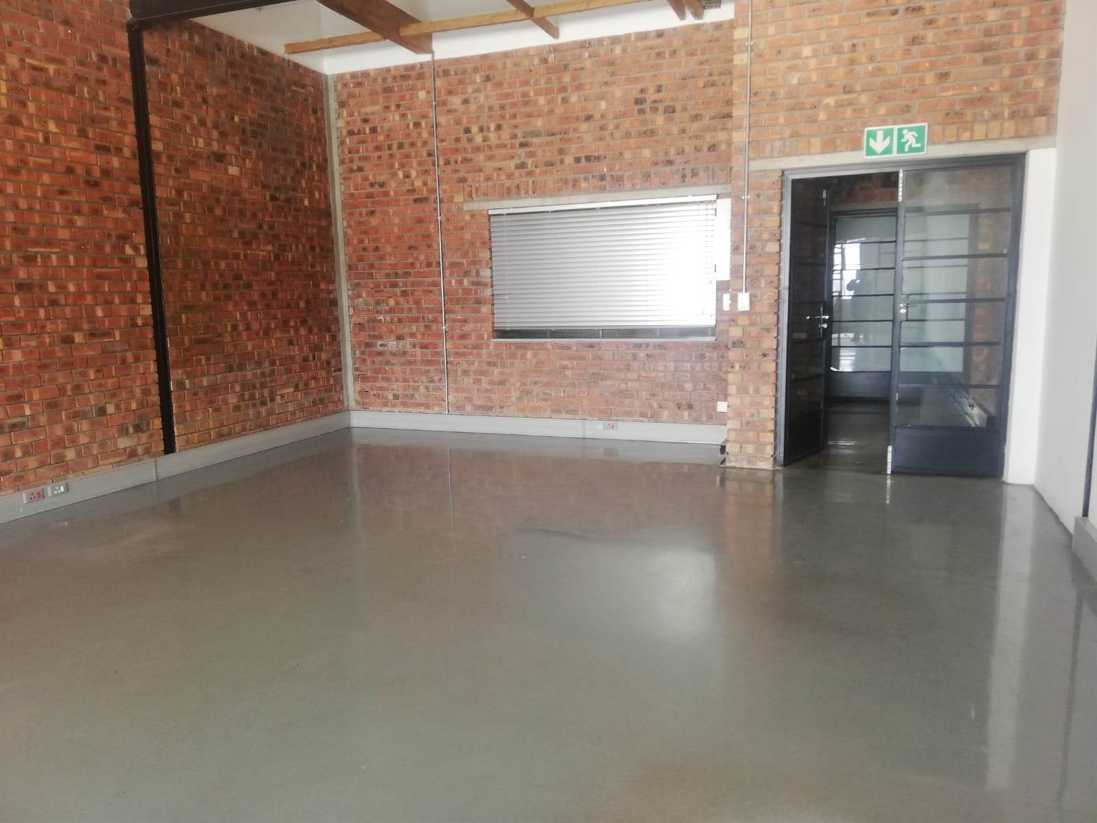 69  m² Office Space in Woodstock photo number 2