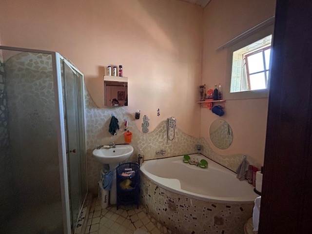 5 Bed House in Hartbeesfontein photo number 6