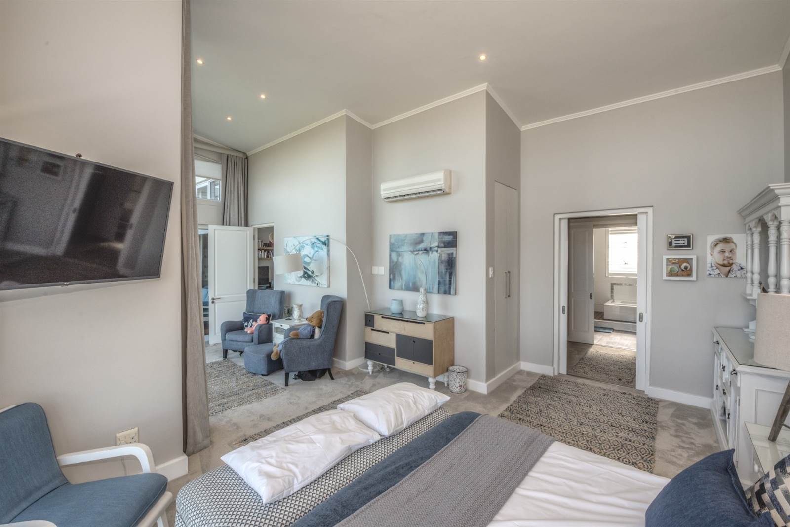 3 Bed Apartment in Port Elizabeth Central photo number 20