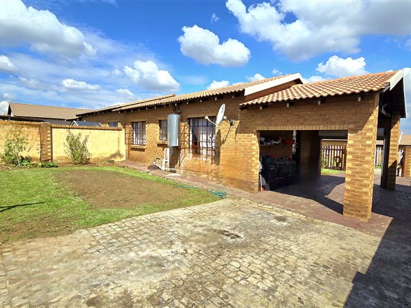 3 Bedroom House 3 Bedroom House