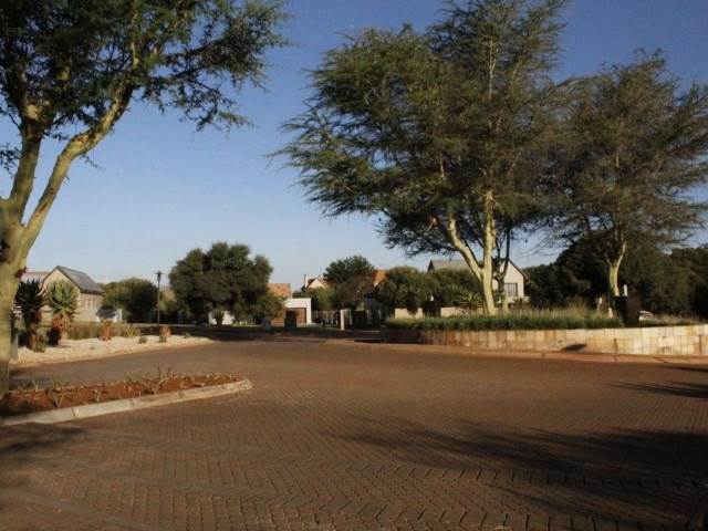 911 m² Land available in Leloko photo number 21