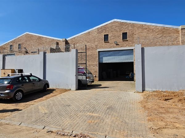 730  m² Industrial space