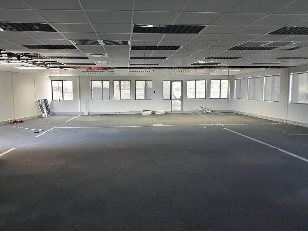 187  m² Office Space in Hilton photo number 5