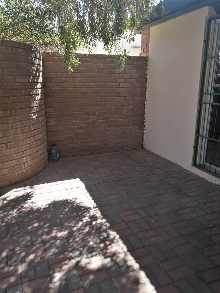 3 Bed House in Upington photo number 27