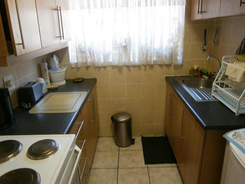 1 Bed Flat in Benoni Central photo number 5