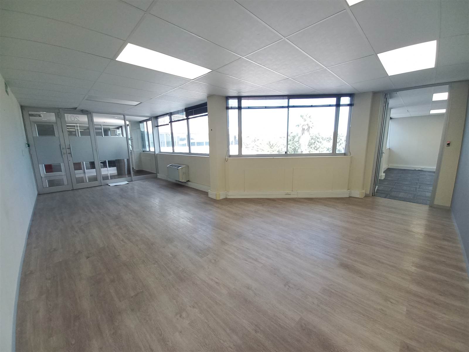 293  m² Commercial space in Pinelands photo number 8