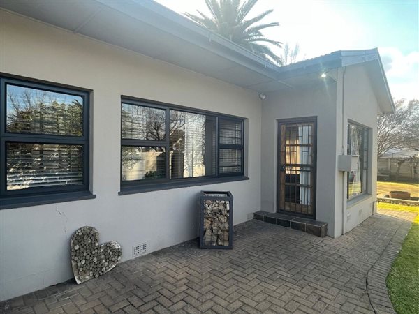 4 Bedroom House 4 Bedroom House