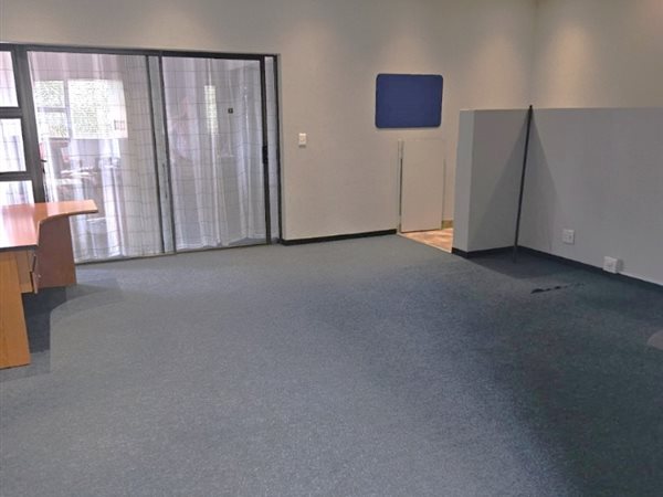 36  m² Commercial space