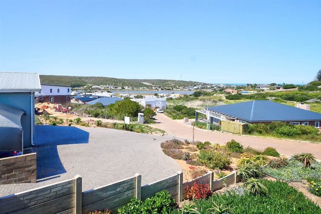 2 Bed House in Stilbaai photo number 25