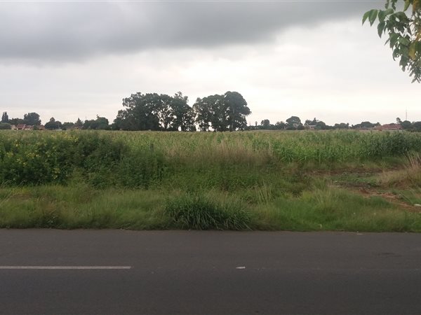 900 m² Land