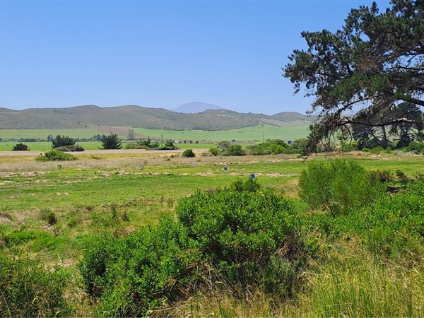 464 m² Land available in Klein Brak River