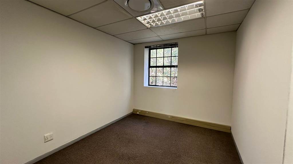 517  m² Commercial space in Highveld photo number 14