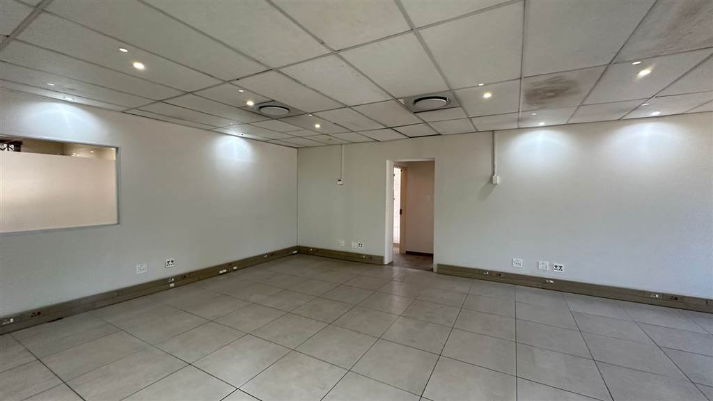 517  m² Commercial space in Highveld photo number 4