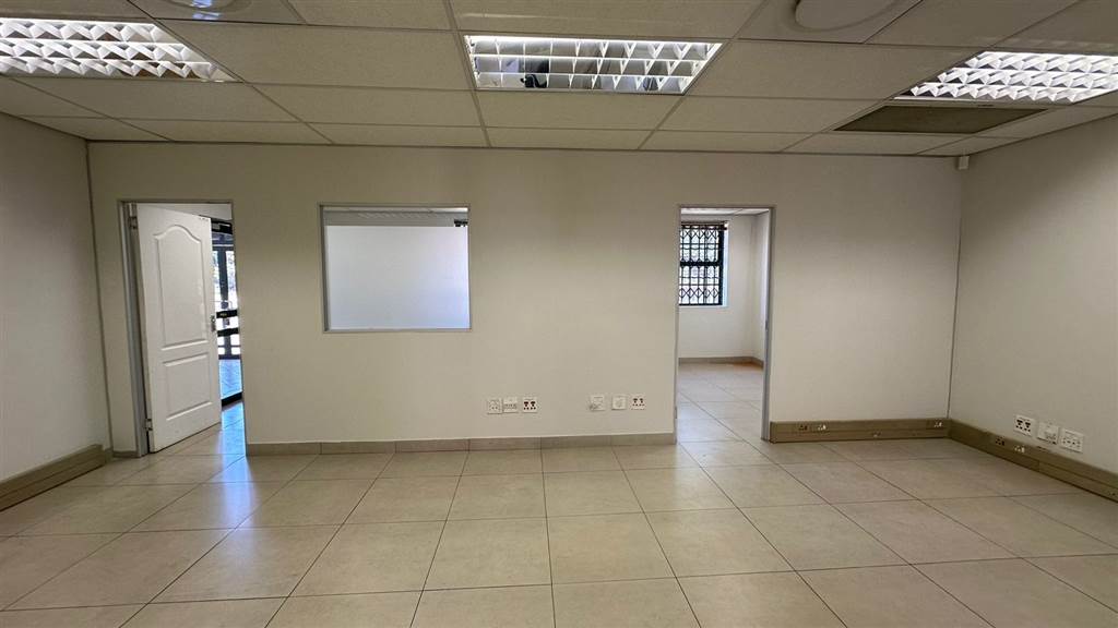 517  m² Commercial space in Highveld photo number 10