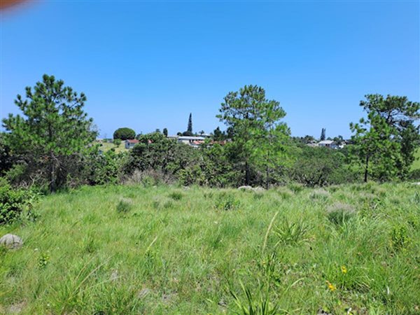 1 350 m² Land