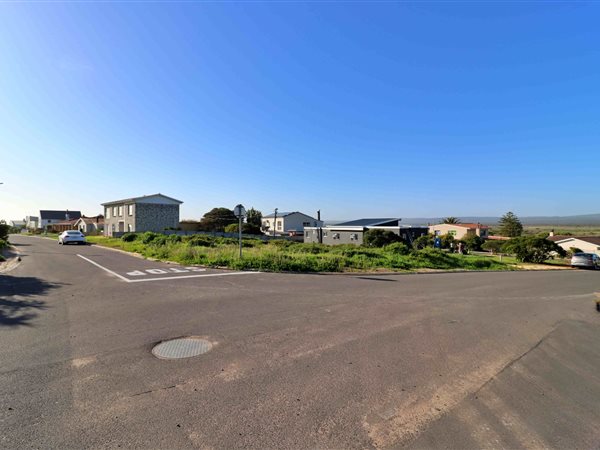 704 m² Land available in Yzerfontein