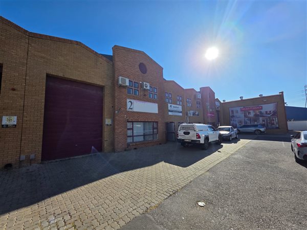 380 m² Industrial space 380 m² Industrial space