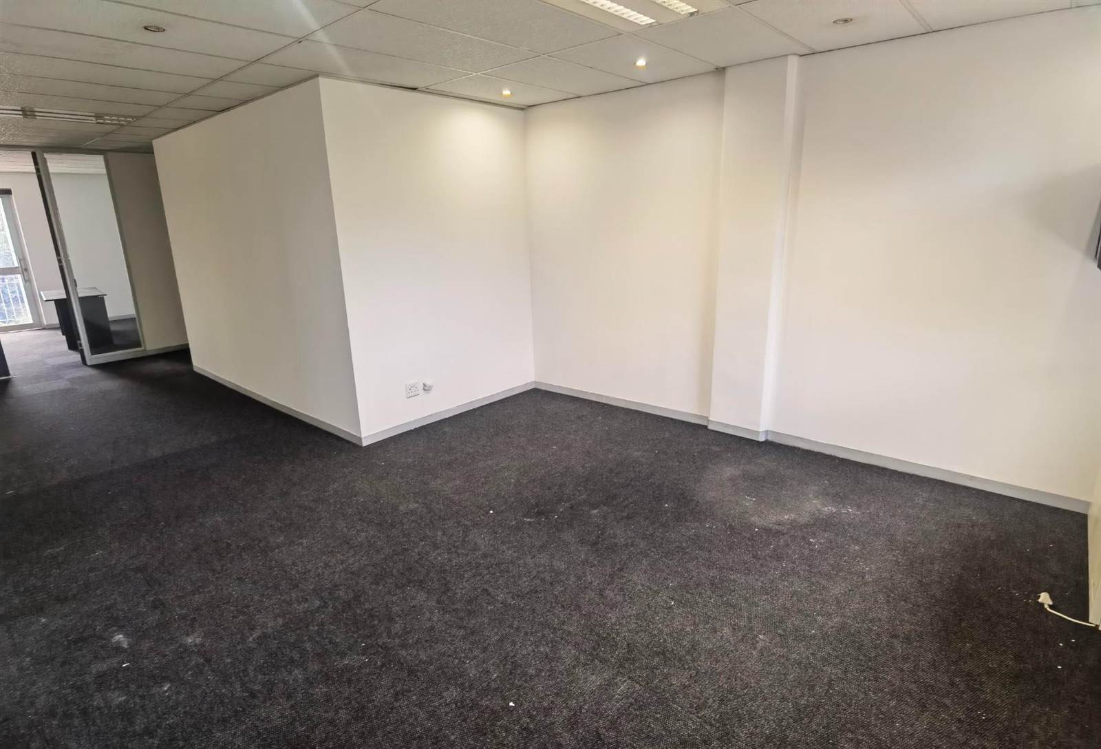113  m² Commercial space in Lynnwood photo number 4