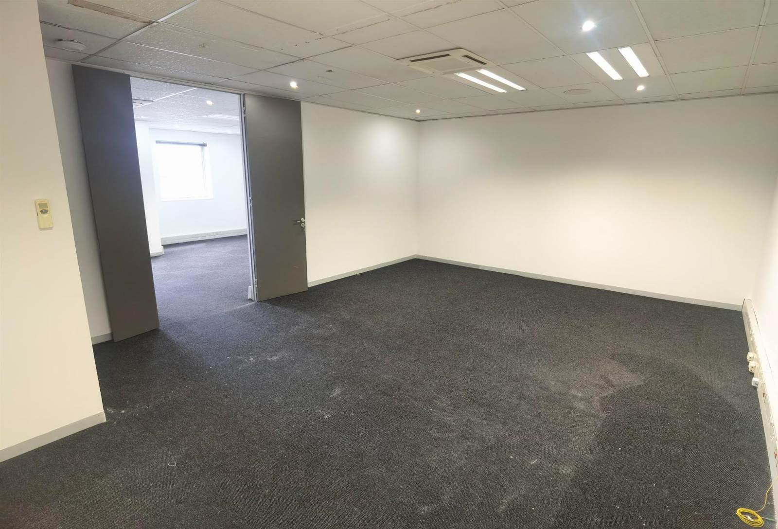 113  m² Commercial space in Lynnwood photo number 13