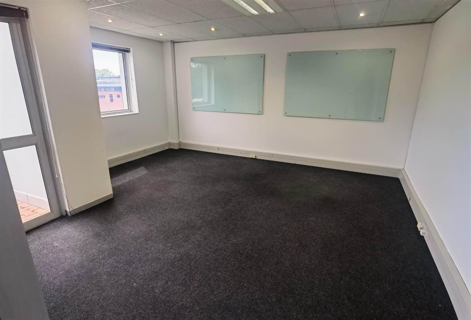 113  m² Commercial space in Lynnwood photo number 10