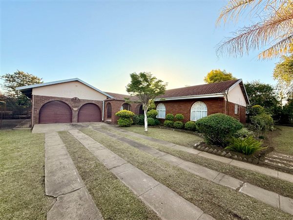 4 Bedroom House 4 Bedroom House