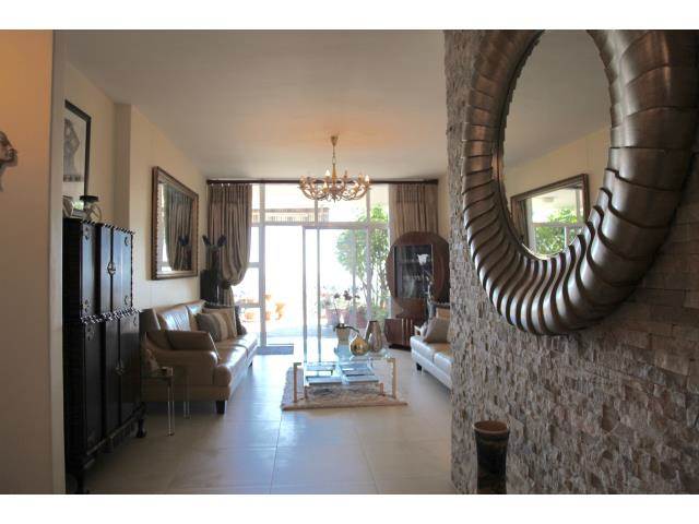 3 Bed Apartment in Linksfield Ridge photo number 4