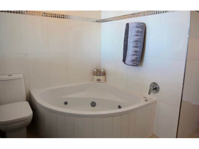 3 Bed Apartment in Linksfield Ridge photo number 17