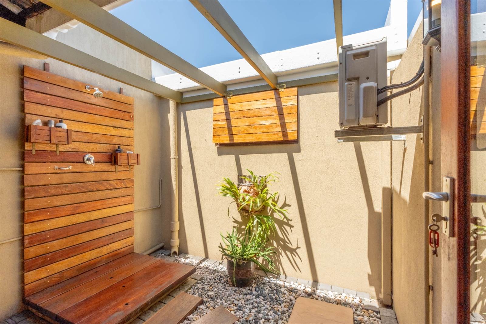 2 Bed Townhouse in Durban North photo number 21
