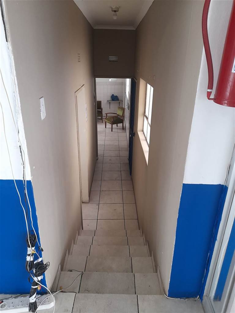 450  m² Commercial space in Vanderbijlpark Central photo number 3