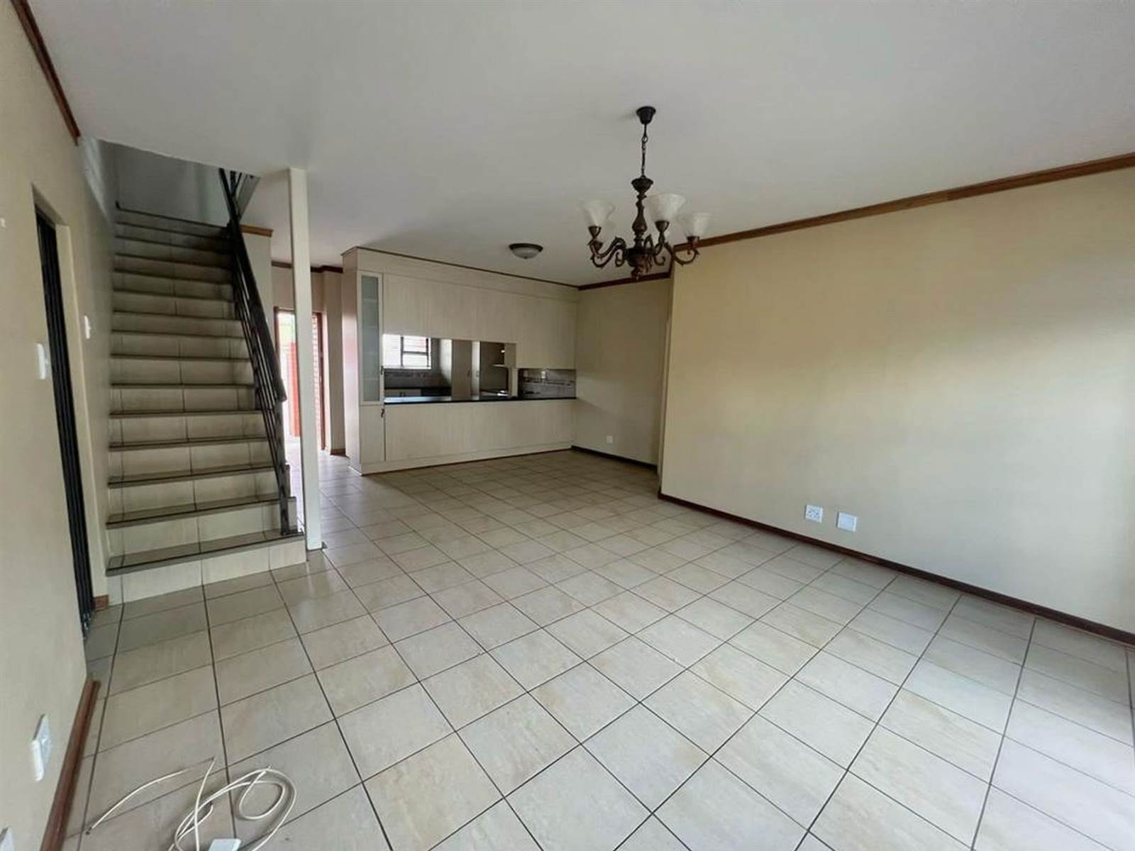 3 Bed Townhouse in Universitas photo number 3