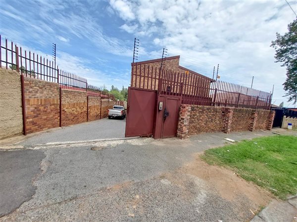 2 Bed Apartment in West Turffontein