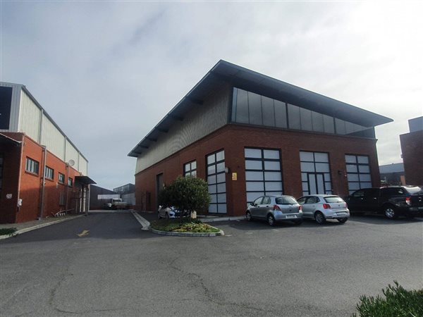 650  m² Industrial space