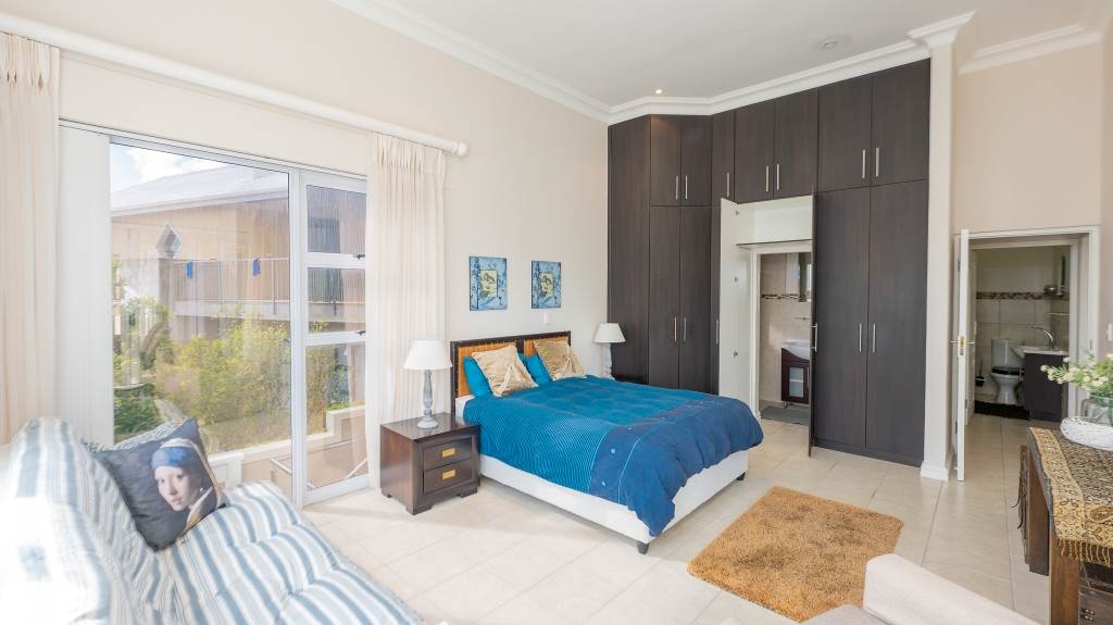 7 Bed House in Struisbaai photo number 13