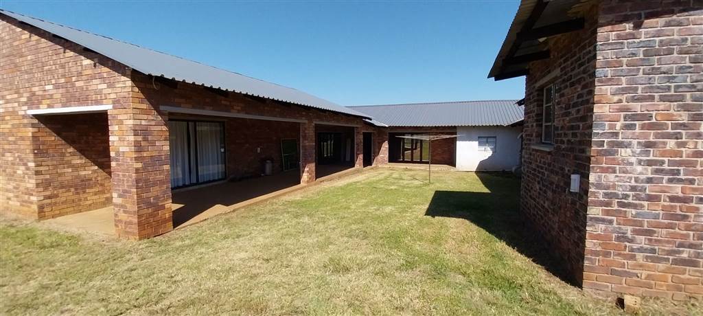 5.3 ha Smallholding in Lydenburg photo number 17