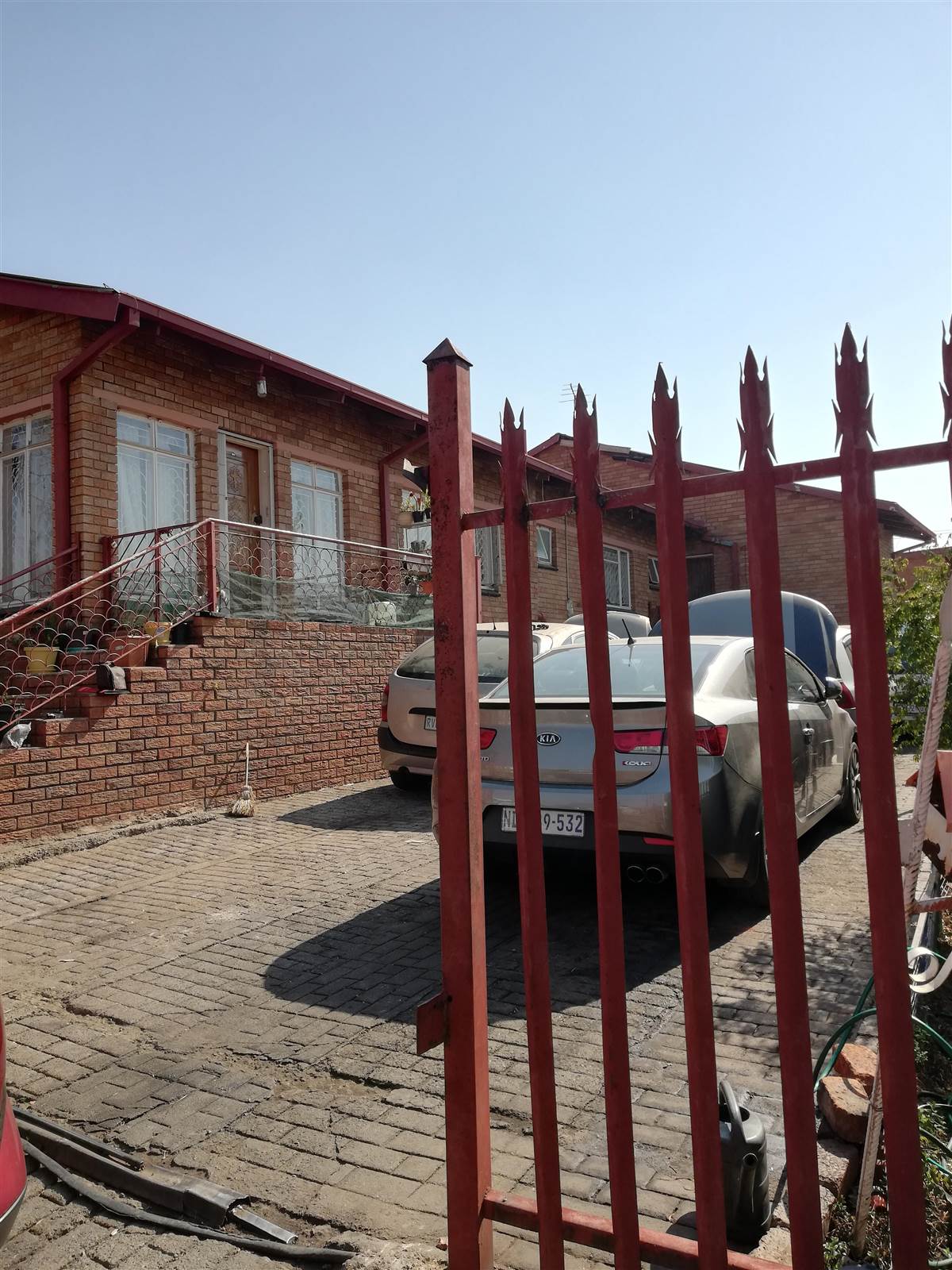 6 Bed House in Laudium photo number 3