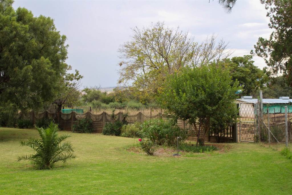 13 ha Farm in Potchefstroom Central photo number 2