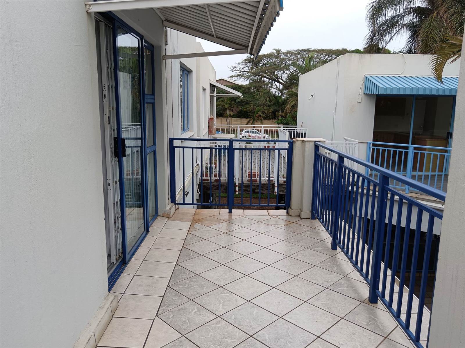 2 Bed Apartment in Scottburgh Central photo number 2