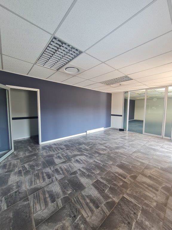 280  m² Office Space in Centurion CBD photo number 7