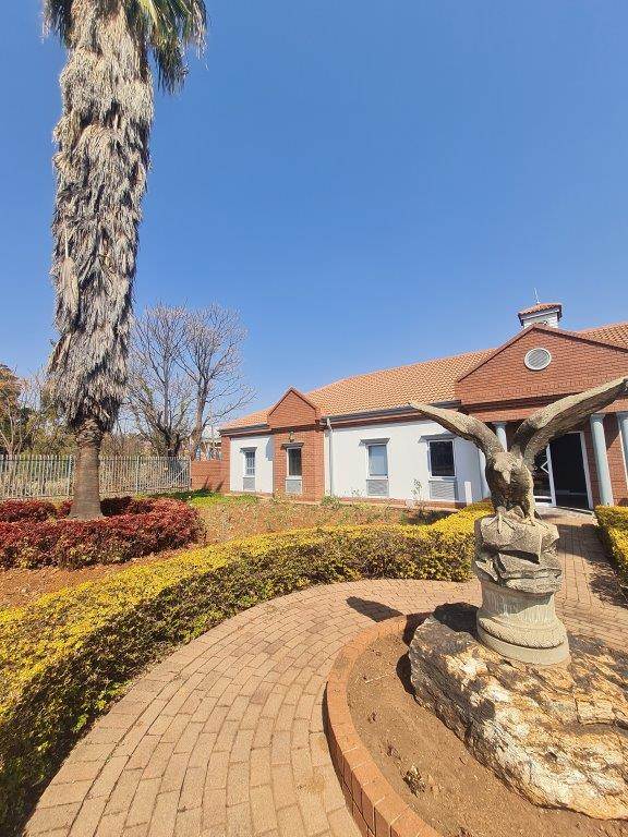 280  m² Office Space in Centurion CBD photo number 1