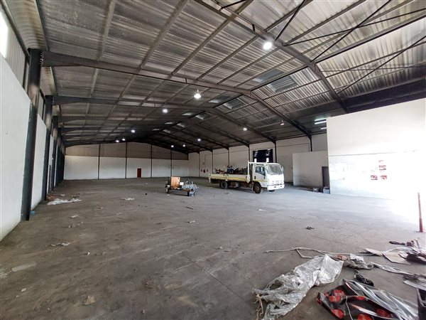 2 476  m² Industrial space