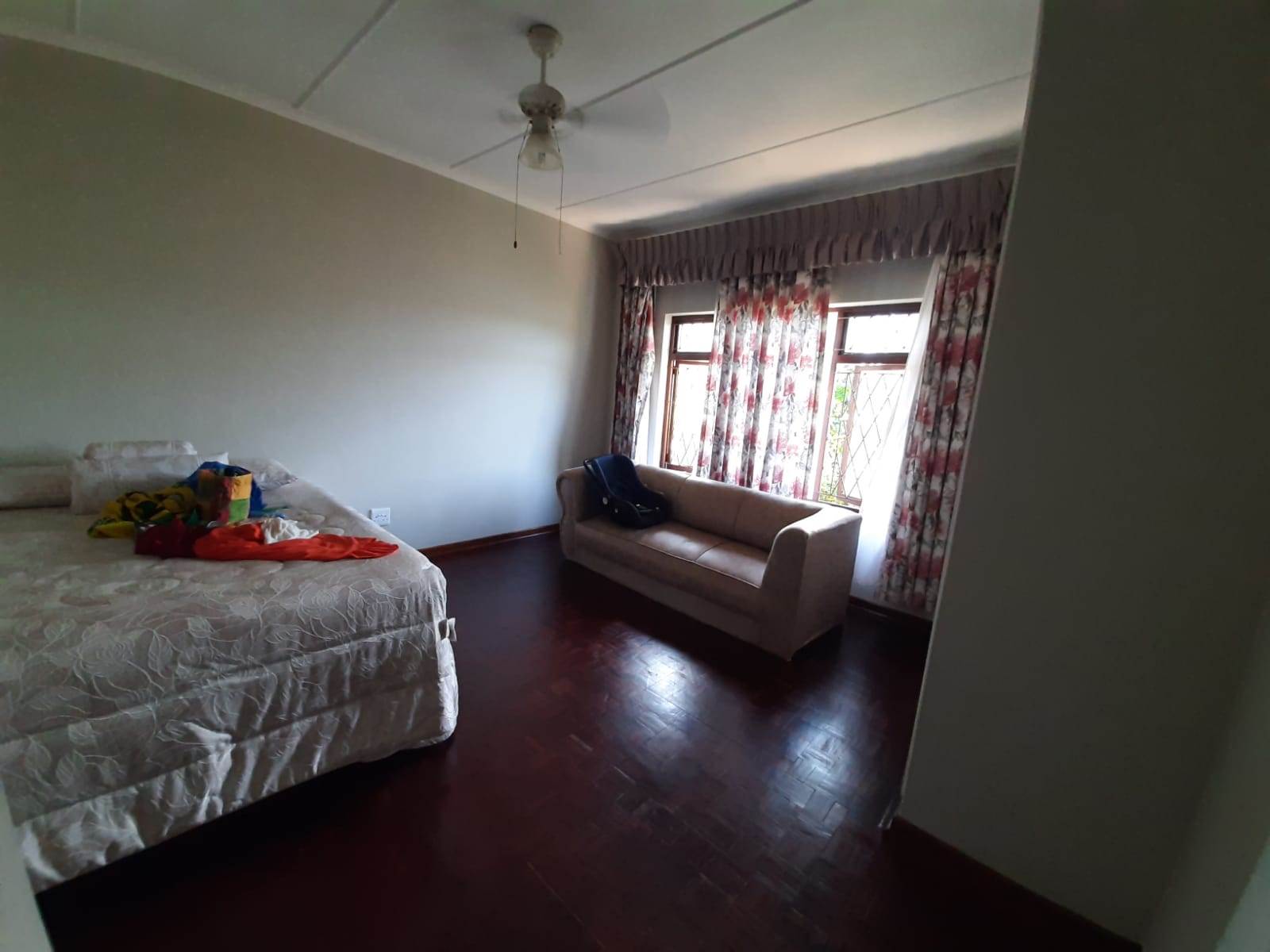 2 Bed Townhouse in Uvongo photo number 4